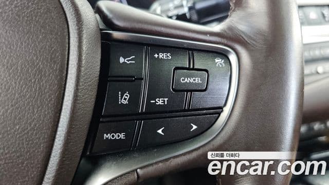 Lexus ES300h 2018 — Şəkil 18/20