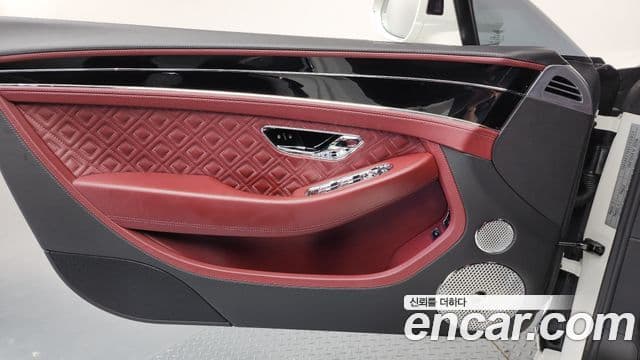 Bentley Continental GT 2020 — Photo 15/36
