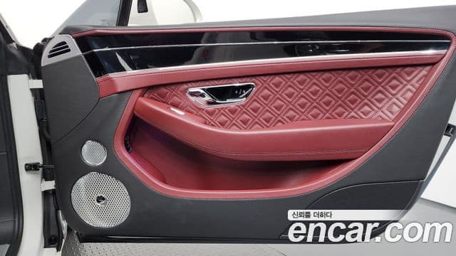 Bentley Continental GT 2020 — Photo 32/36
