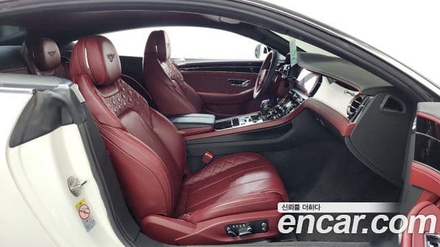 Bentley Continental GT 2020 — Photo 19/36