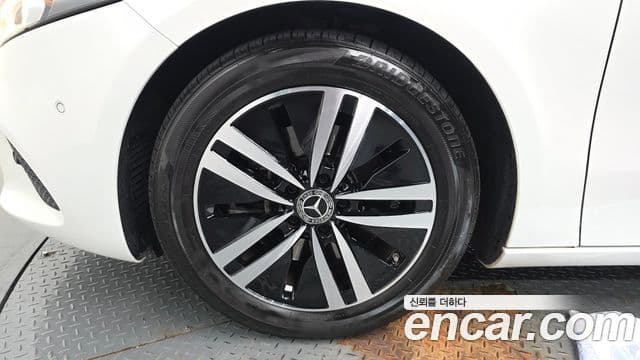 Mercedes-Benz A-Class 2022 — Photo 10/30