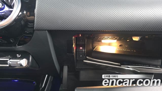 Mercedes-Benz A-Class 2022 — Photo 3/30