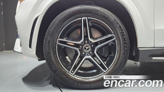 Mercedes-Benz GLE-Class 2021 — Photo 29/34