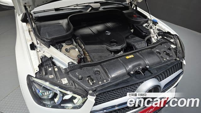 Mercedes-Benz GLE-Class 2021 — Photo 7/34