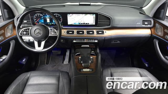 Mercedes-Benz GLE-Class 2021 — Photo 22/34