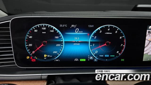 Mercedes-Benz GLE-Class 2021 — Photo 18/34