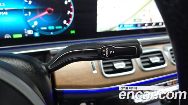 Mercedes-Benz GLE-Class 2021 — Photo 11/34