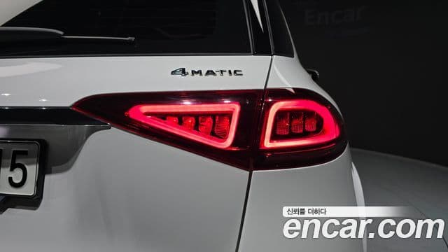 Mercedes-Benz GLE-Class 2021 — Photo 34/34