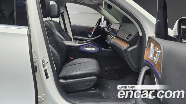 Mercedes-Benz GLE-Class 2021 — Photo 32/34