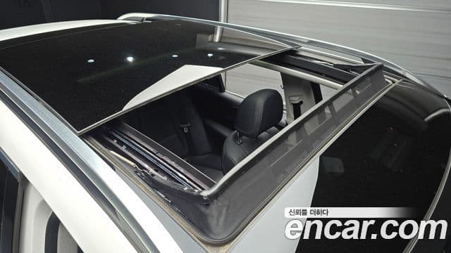 Mercedes-Benz GLE-Class 2021 — Photo 9/34