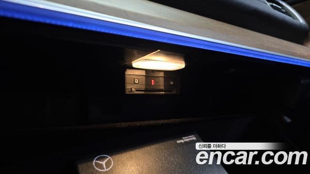 Mercedes-Benz GLE-Class 2021 — Photo 6/34