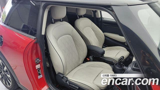 Mini Cooper S 2023 — ფოტო 16/19