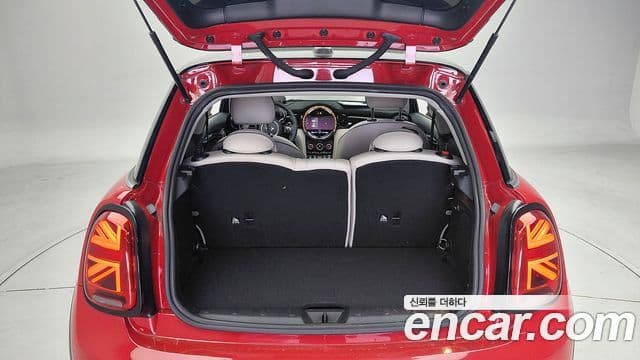 Mini Cooper S 2023 — ფოტო 18/19