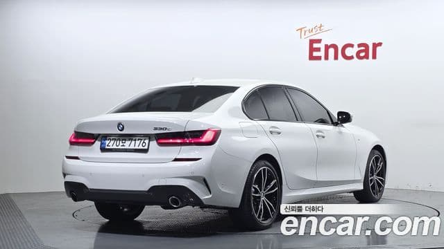 BMW 3 Series 2021 — ფოტო 2/20