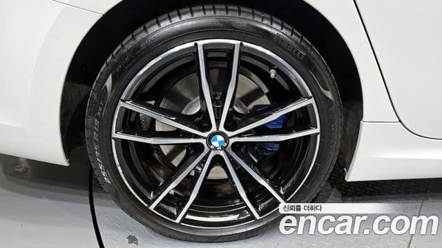 BMW 3 Series 2021 — ფოტო 5/20