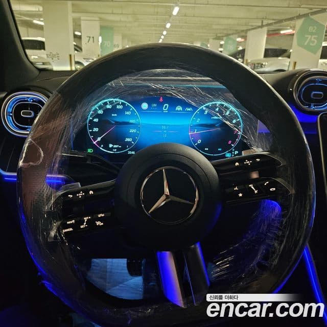 Mercedes-Benz GLC-Class 2026 — Şəkil 16/17