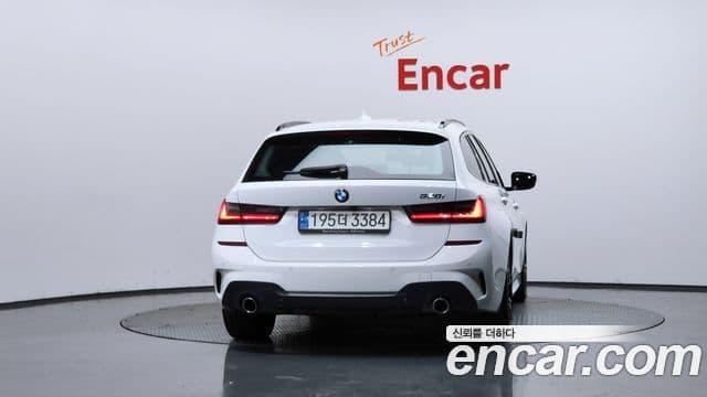 BMW 3 Series 2022 — ფოტო 4/20