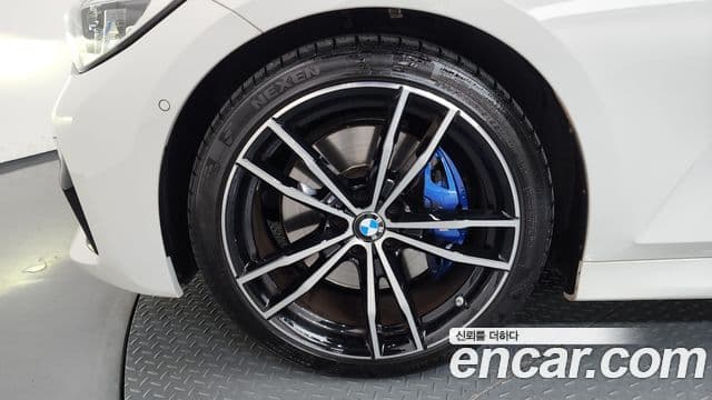BMW 3 Series 2022 — ფოტო 5/20