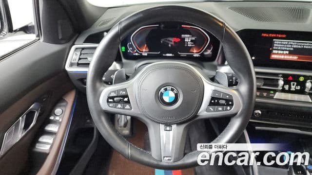 BMW 3 Series 2022 — ფოტო 13/20