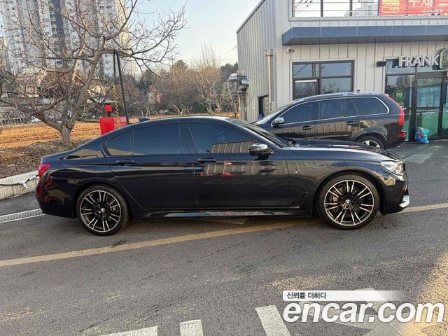 BMW 7 Series 2018 — Şəkil 6/19