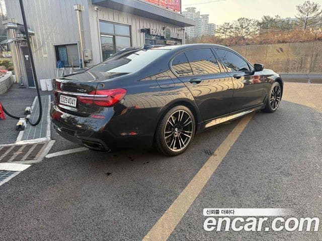 BMW 7 Series 2018 — Şəkil 7/19