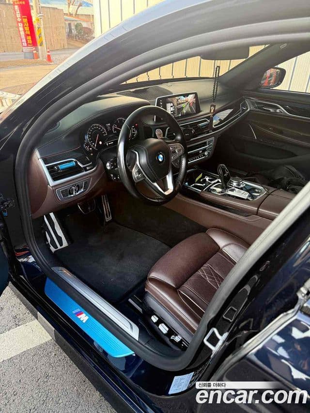 BMW 7 Series 2018 — Şəkil 10/19