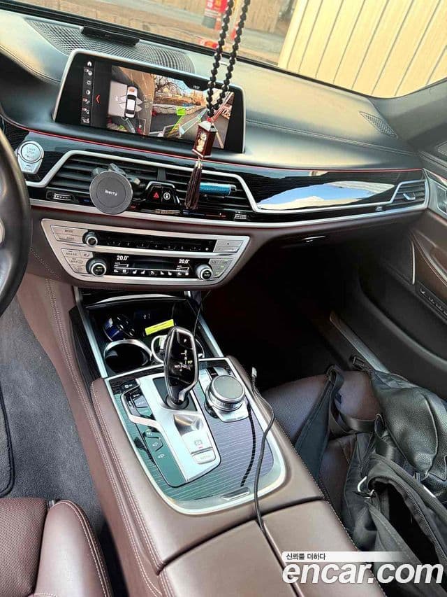 BMW 7 Series 2018 — Şəkil 11/19