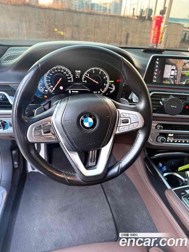 BMW 7 Series 2018 — Şəkil 12/19