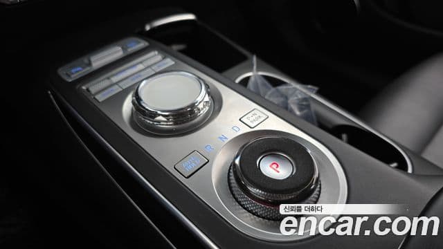 Genesis GV70 2022 — ფოტო 9/20