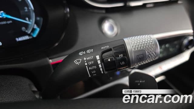 Genesis GV70 2022 — ფოტო 16/20