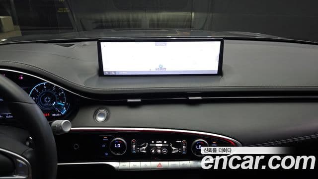 Genesis GV70 2021 — Şəkil 14/20