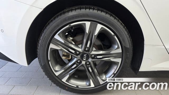 Kia K5 2021 — ფოტო 5/20