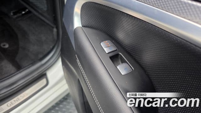 Genesis G70 2022 — ფოტო 19/20