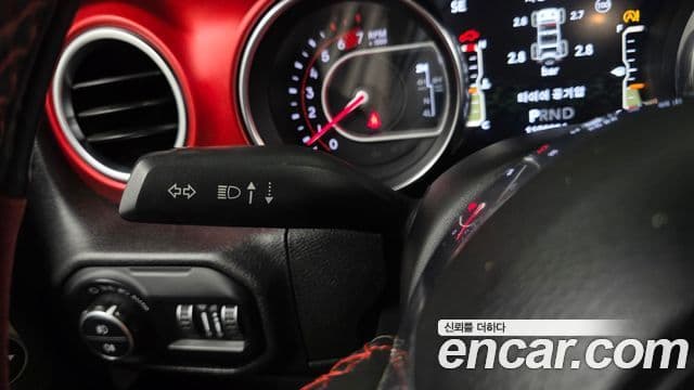 Jeep Wrangler 2021 — Фото 18/20