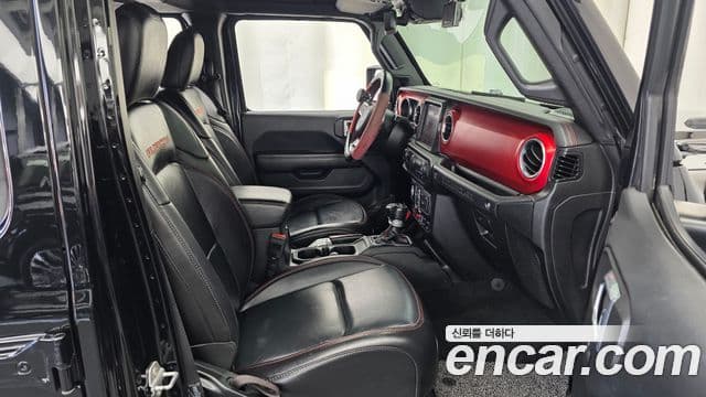Jeep Wrangler 2021 — ფოტო 21/30