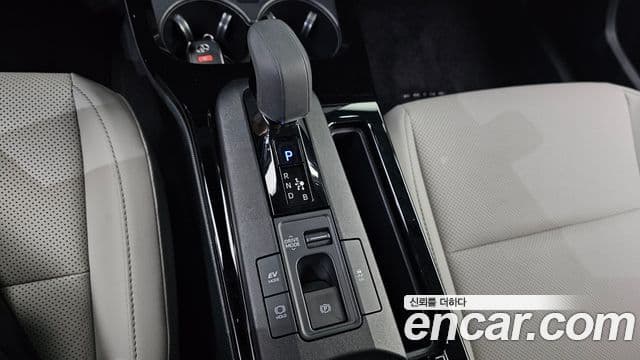 Toyota Prius 2024 — ფოტო 9/20