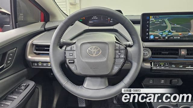 Toyota Prius 2024 — ფოტო 13/20