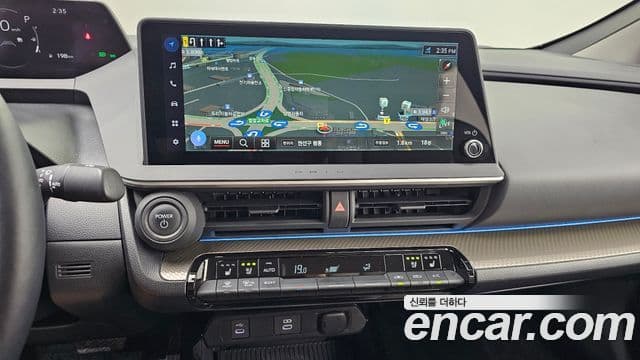 Toyota Prius 2024 — ფოტო 14/20