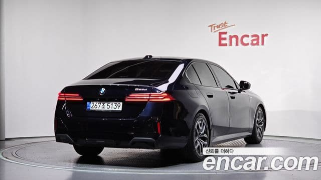 BMW 5 Series 2024 — Şəkil 2/20