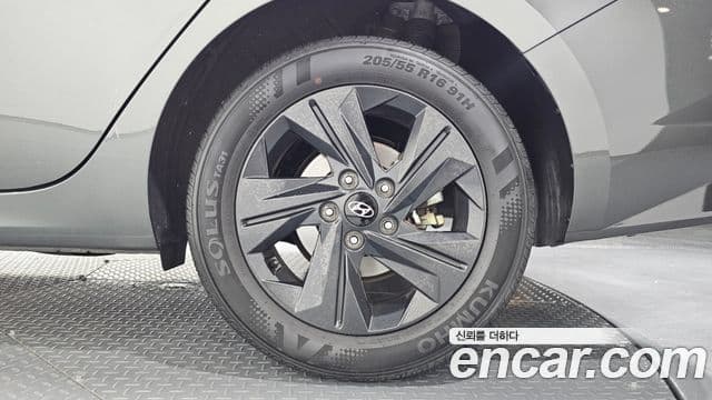 Hyundai The New Avante Hybrid 2022 — ფოტო 5/31