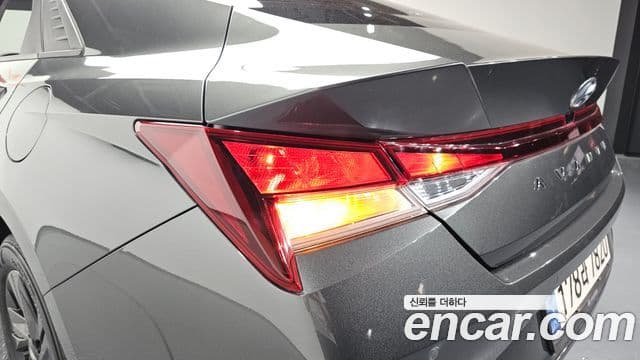 Hyundai The New Avante Hybrid 2022 — ფოტო 7/31