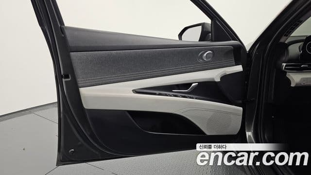 Hyundai The New Avante Hybrid 2022 — ფოტო 19/31