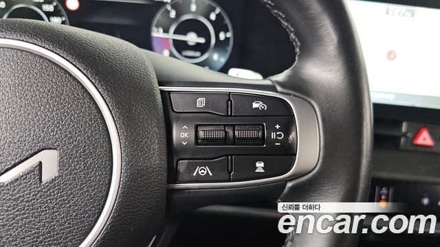 Kia Sportage 2022 — ფოტო 17/20