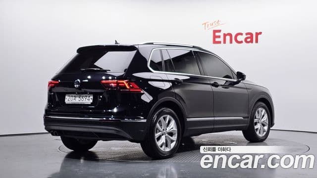 Volkswagen Tiguan 2018 — Photo 22/30