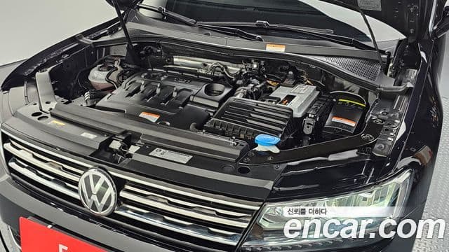 Volkswagen Tiguan 2018 — Photo 10/30