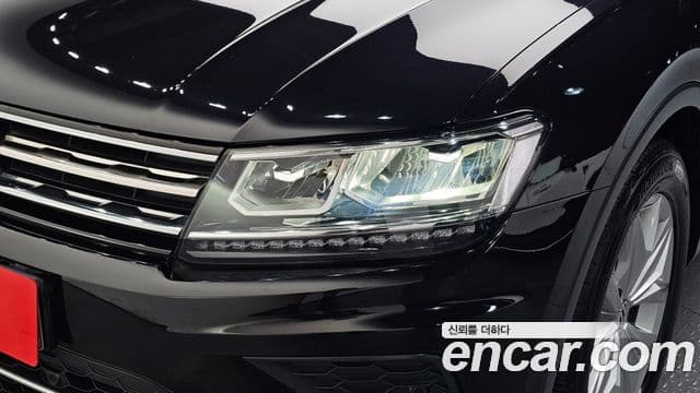 Volkswagen Tiguan 2018 — Photo 27/30