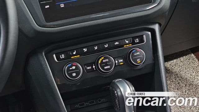 Volkswagen Tiguan 2018 — Photo 15/30