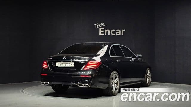 Mercedes-Benz E-Class 2019 — Фото 2/20