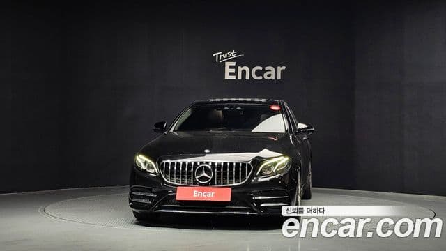 Mercedes-Benz E-Class 2019 — Фото 3/20