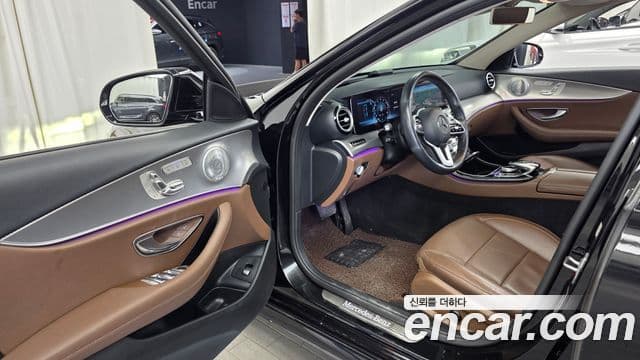 Mercedes-Benz E-Class 2019 — Фото 10/20